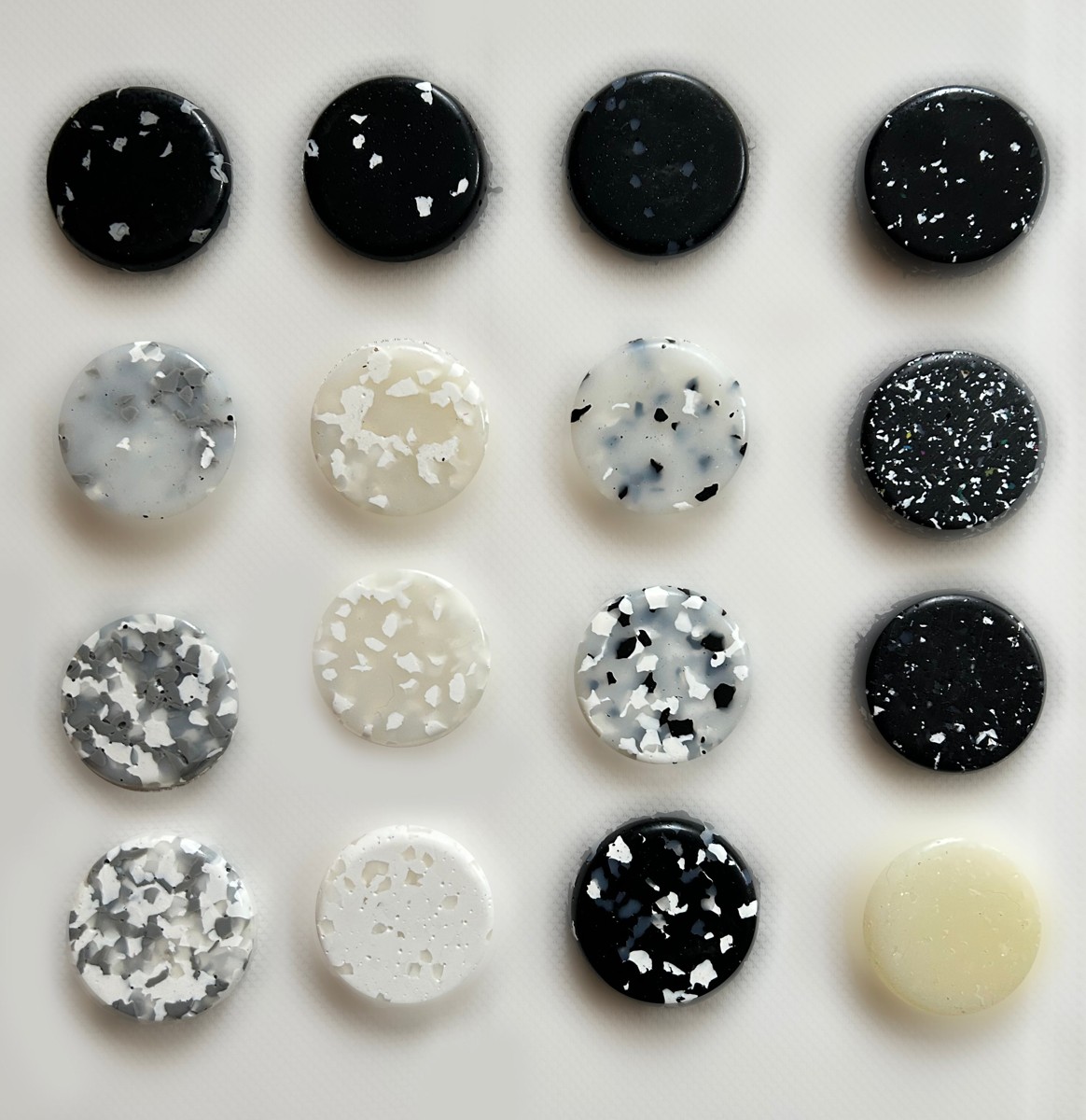 ECOPIXEL Standard — black & white color sample kit